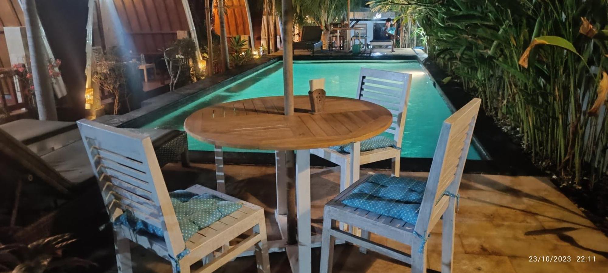 Uki Village Gili Trawangan Esterno foto